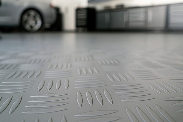 ΠΛΑΣΤΙΚΟ ΔΑΠΕΔΟ ΛΑΜΑΡΙΝΑ 1mm DK.GREY 2M NewPlan - Image 3