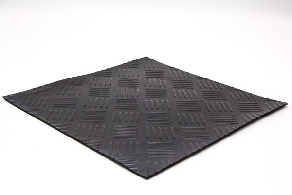 ΔΑΠΕΔΟ ΚΑΟΥΤΣΟΥΚ 9005 3mm CHECKER ΛΑΜΑΡΙΝΑ 1.2Μ NewPlan